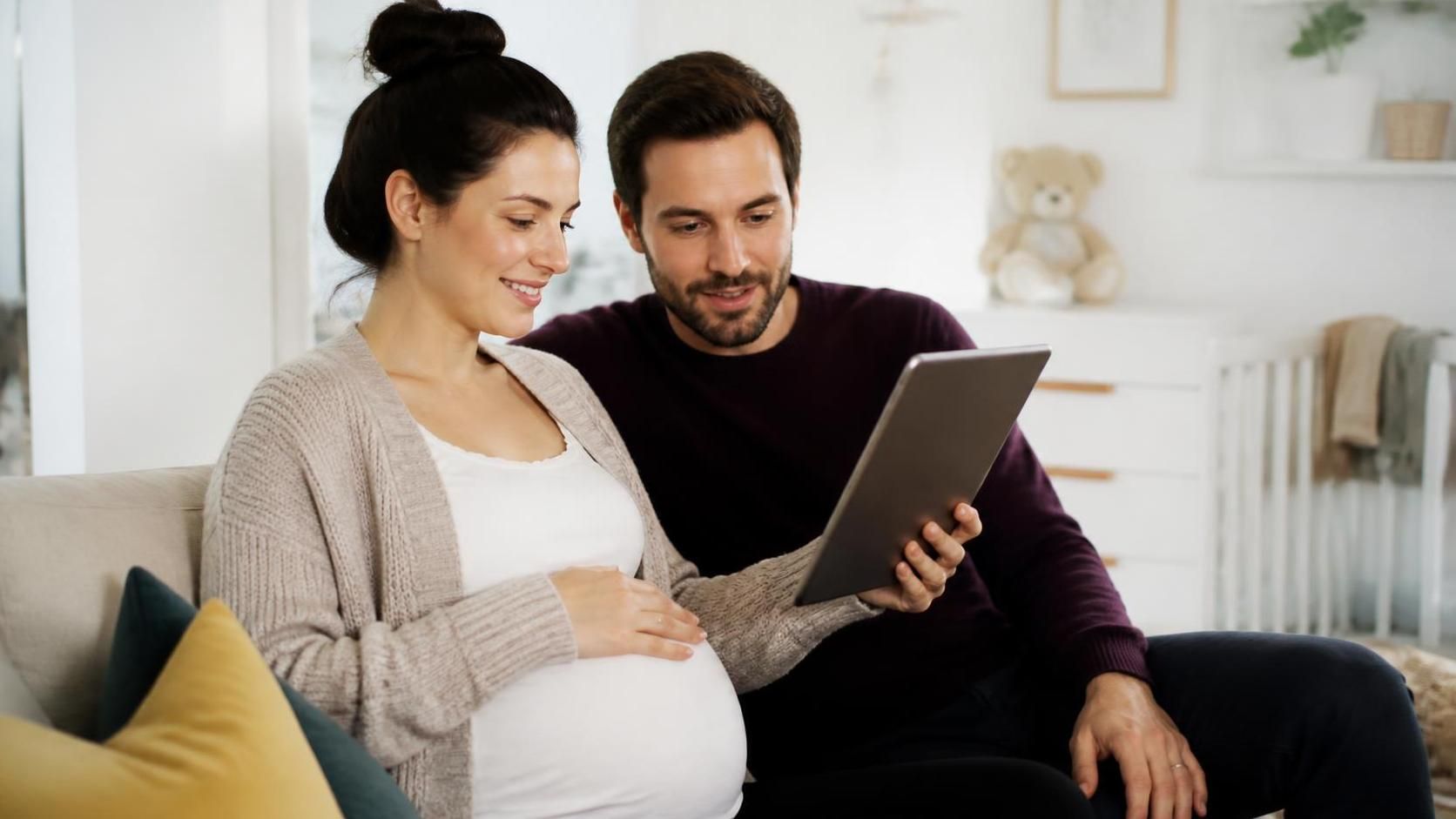 découvrez comment préparer parfaitement l'arrivée de bébé avec la liste de naissance minipouce, des conseils pratiques pour choisir les indispensables.